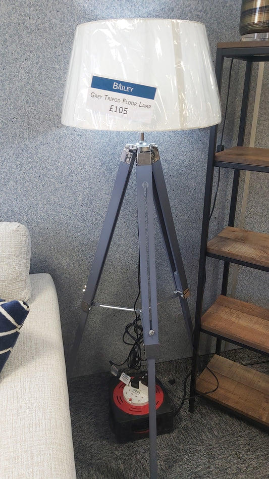 Floor Standing Lamps (Extendable) I Clearance