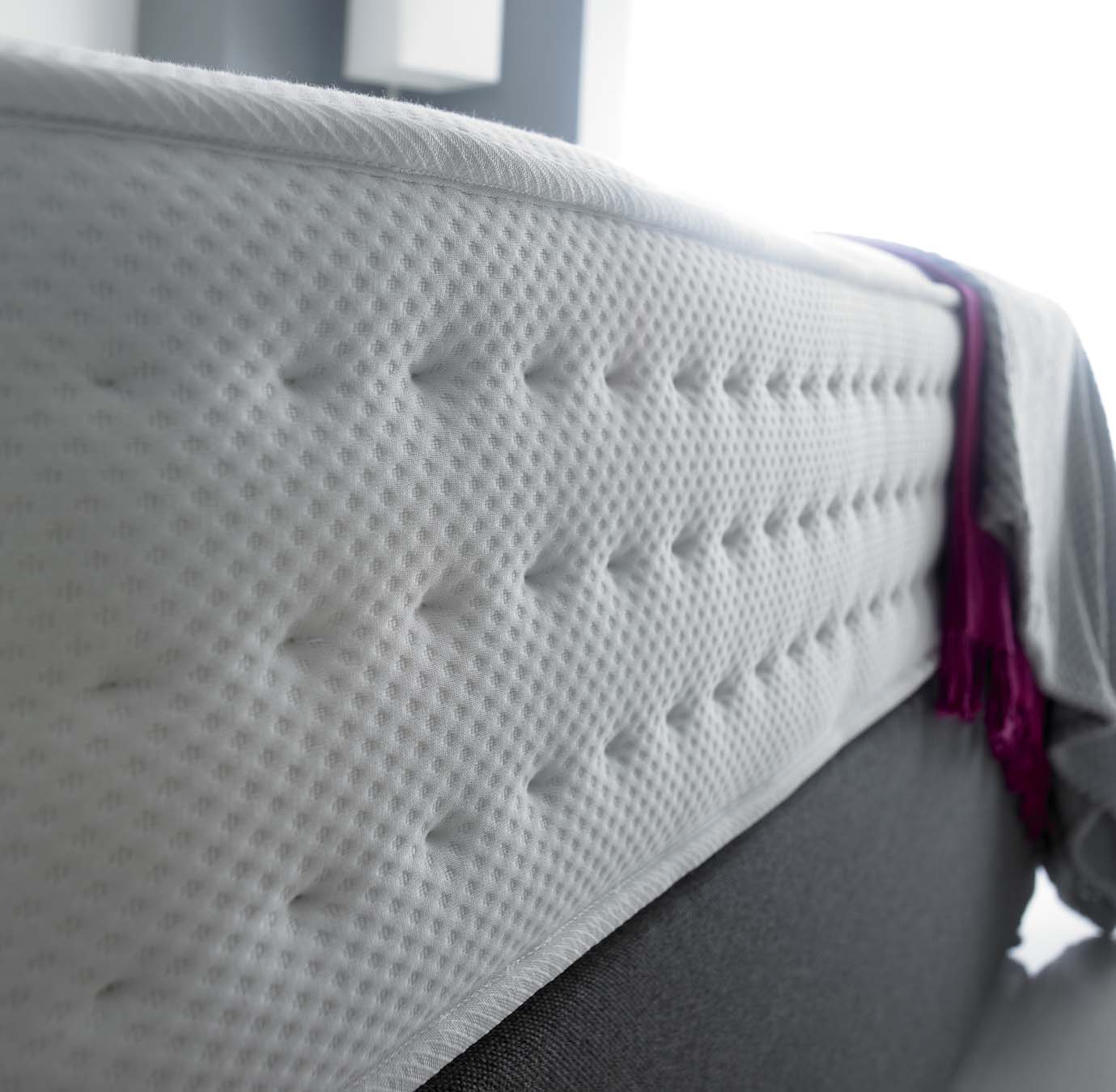 Bliss 2000 Clearance Bed [5'0" King]